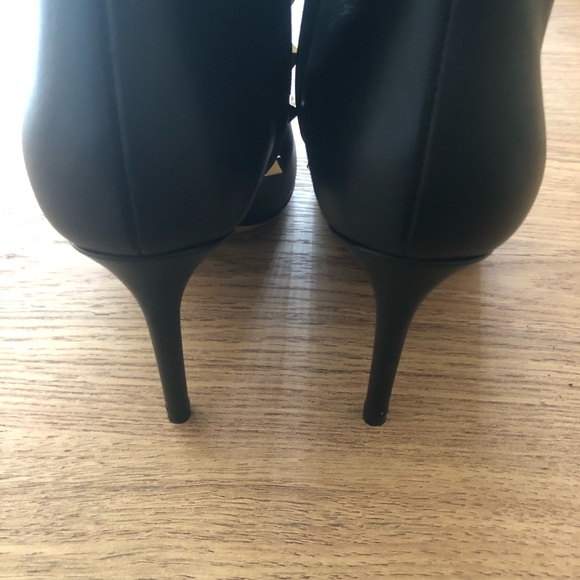 NIB $1245 Valentino Garavani Rockstud Pointy Toe Leather Bootie - 6US / 36EU! - Picture 6 of 15